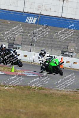 media/Nov-26-2022-Fastrack Riders (Sat) [[b001e85eef]]/Level 2/Session 3 Outside Turn 9/